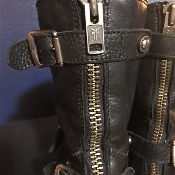 FRYE VERONICA SHORT BACK ZIPPER/SNAP CLOSURE BOOTIE - Picture 3 of 4